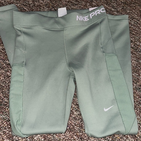 Nike Pants - Nike pro mod rise leggings NEW